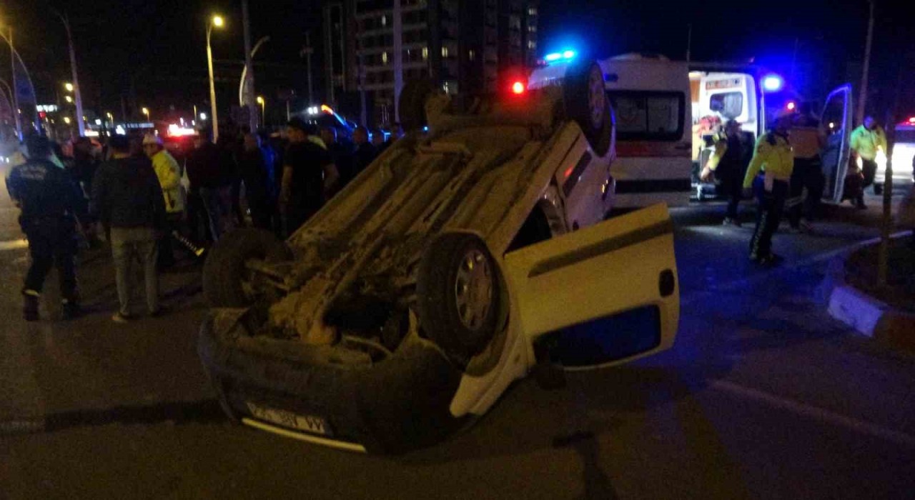 Malatyada üç aracın karıştığı kazada 4 kişi yaralandı