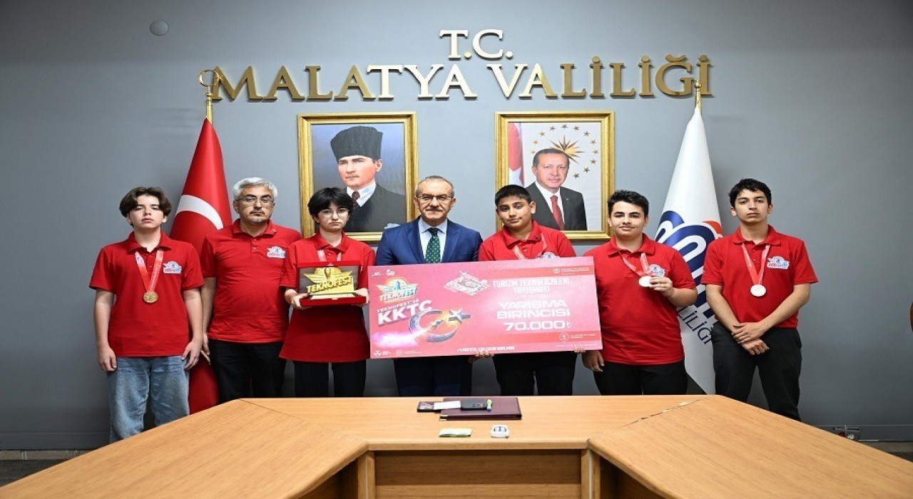 Malatyalı genç yetenekler başarılarını Vali Yavuzla paylaştı
