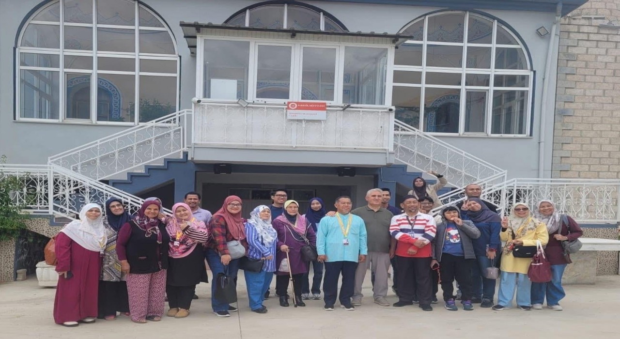 Malezyalı turistlerden Bereketli Camiine ikinci ziyaret