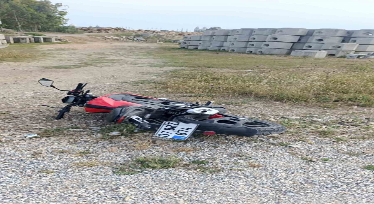 Manavgatta motosiklet devrildi: 1 yaralı