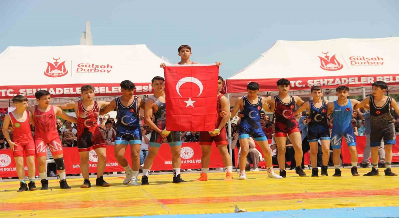 Manisada 19 Mayıs coşkusu