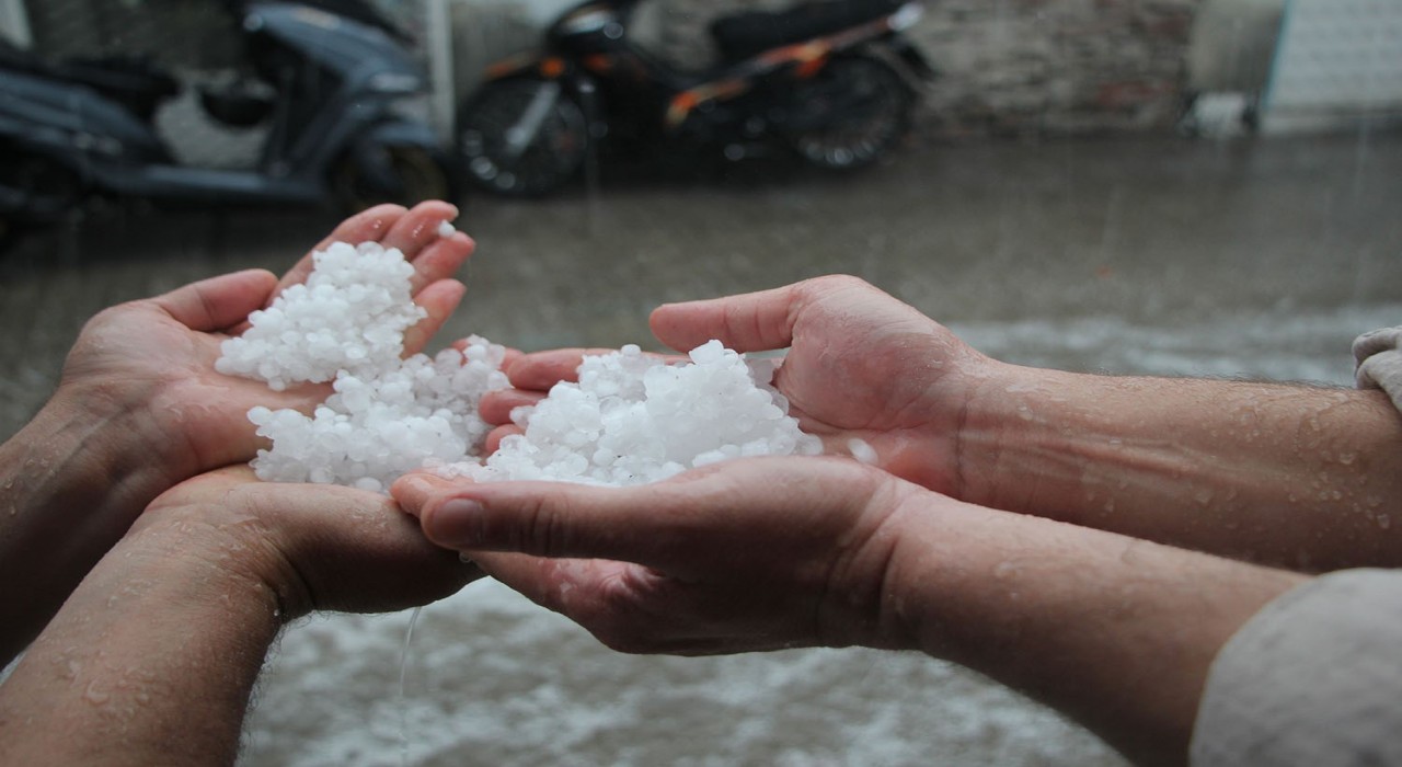 Manisada dolu yağışı etkili oldu