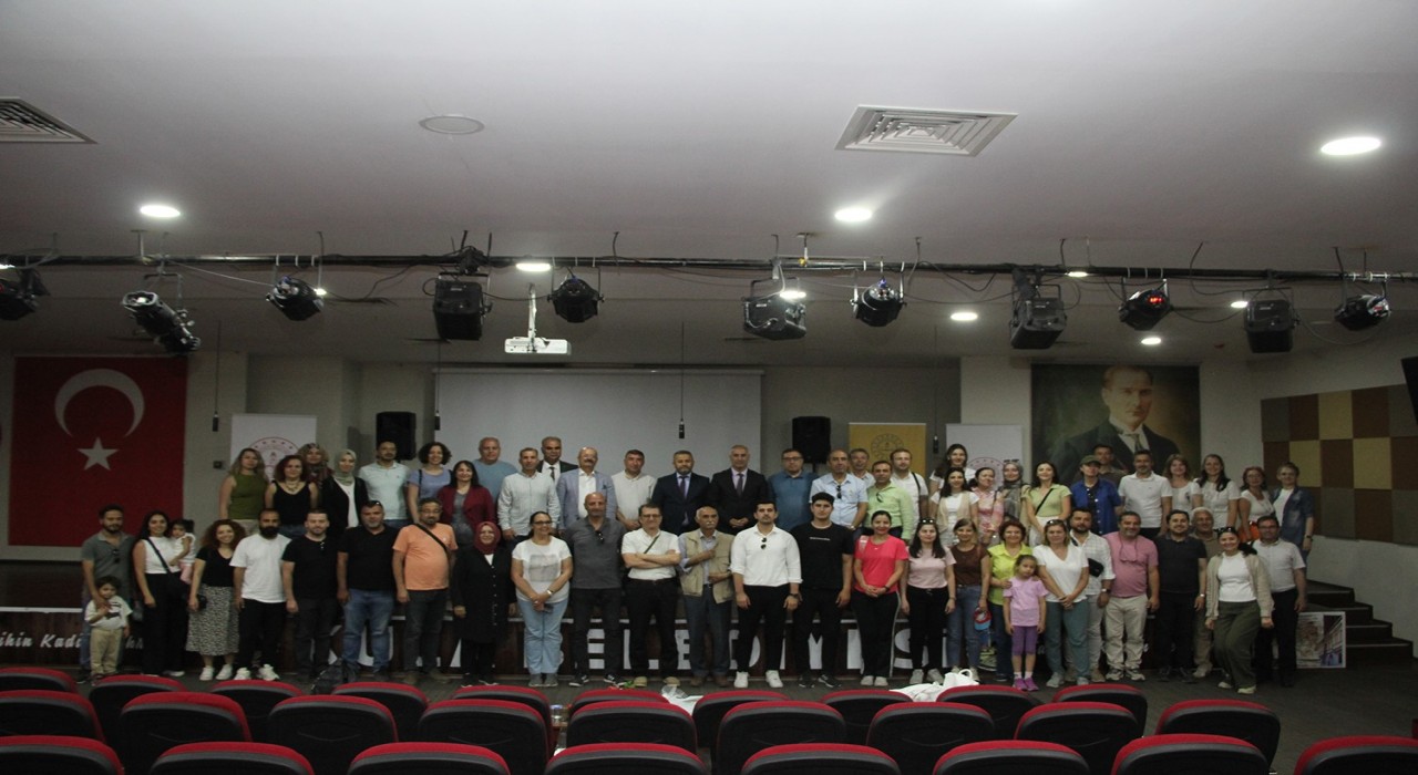 Manisadaki Öğretmenler Türkiye Yüzyılı Maarif Modeli kapsamında Kulada buluştu