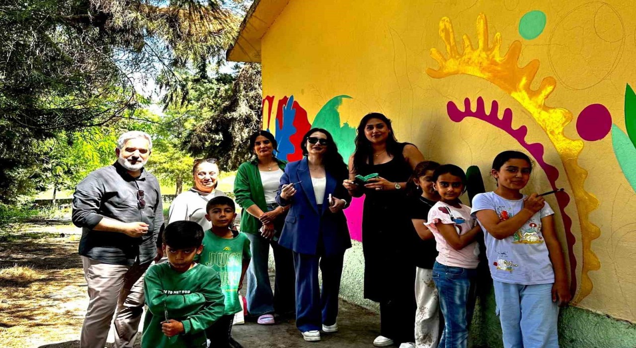 Mardian Malldan eğitime renkli ve anlamlı destek