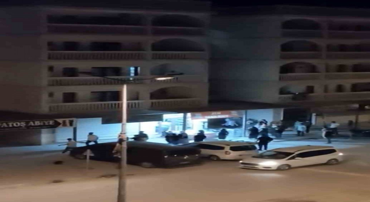 Mardinde arbedede market önündeki dolabın devrildiği anlar kamerada