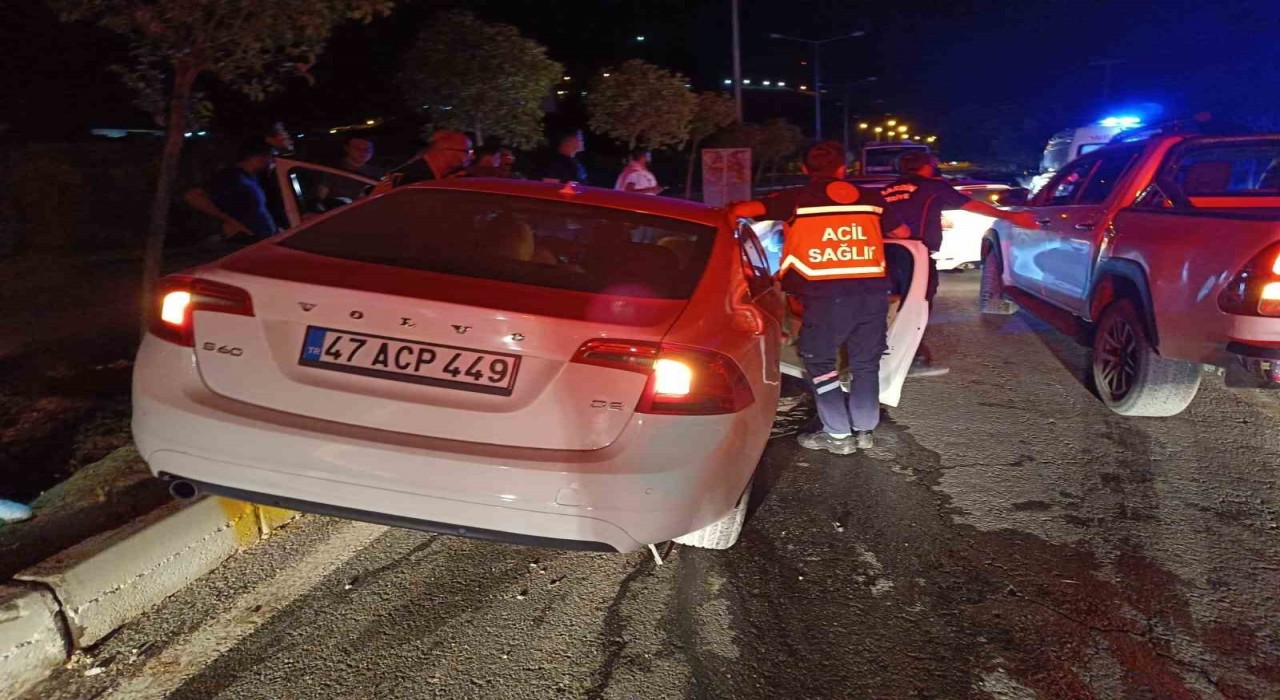 Mardinde otomobil refüje çıktı, sürücü yaralandı
