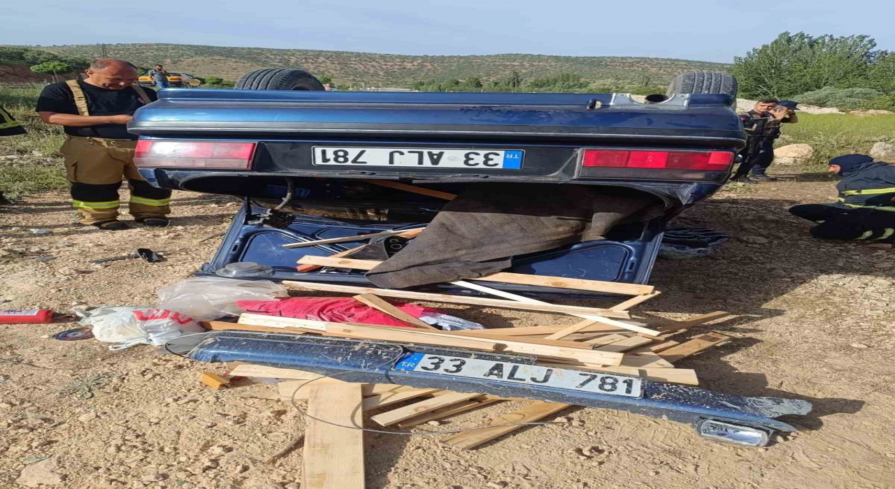 Mardinde otomobil takla attı: 3 yaşındaki çocuk hayatını kaybetti, anne ve babası yaralandı