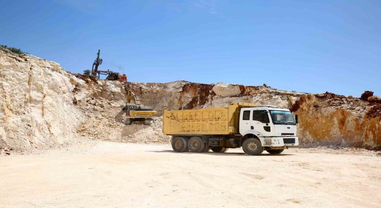 Mardinde Ravza-Kasımiye yol çalışmaları tüm hızıyla sürüyor