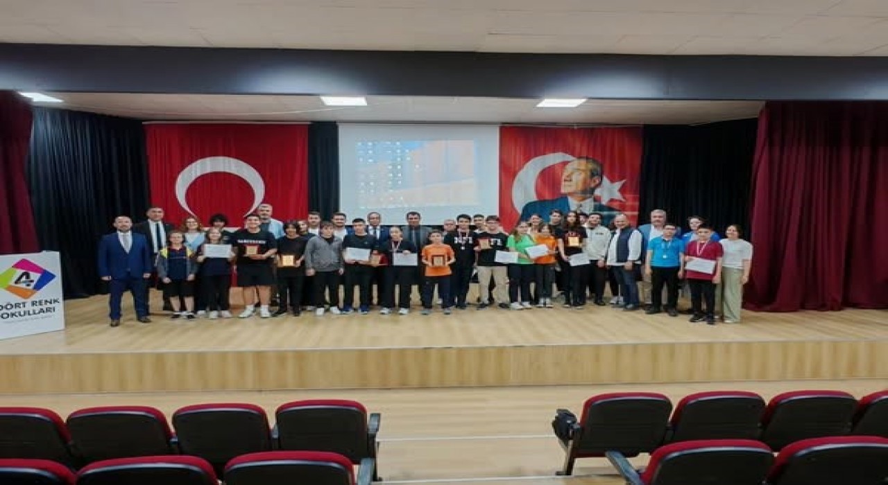 Matematik Olimpiyatlarında dereceye giren öğrenciler ödüllerini aldı