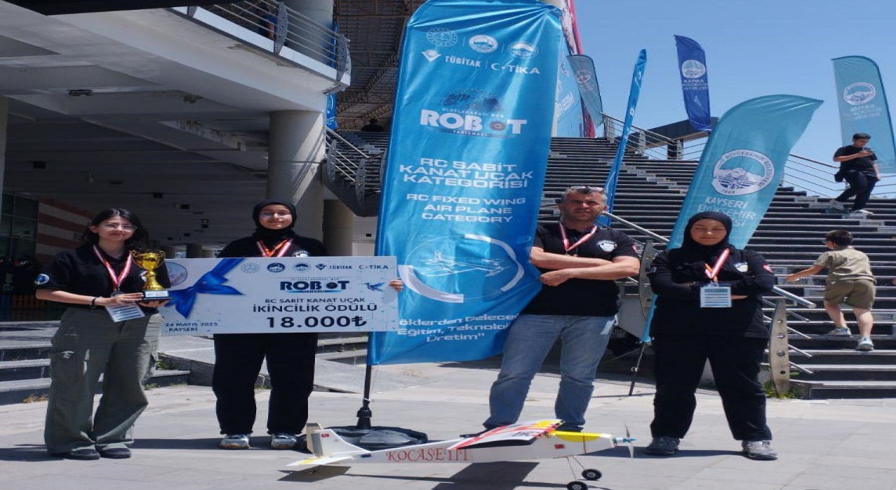 MEB Robot Yarışmasında Edremitten büyük başarı