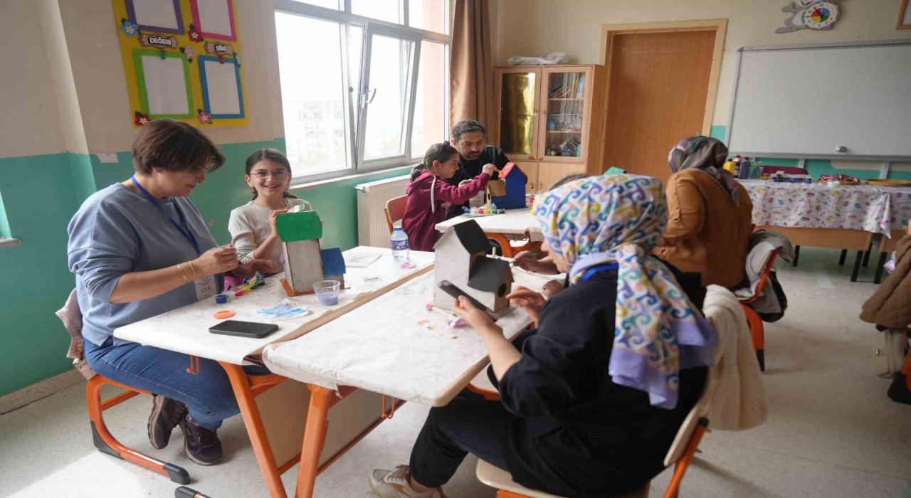 MEBin Ailemle Eğitim Yolculuğum projesiyle veliler ve öğrenciler atölyede buluştu