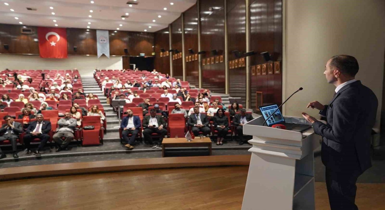 Melikgazi Belediyesi Sıfır Atık Çalıştayında örnek çalışmalarını anlattı