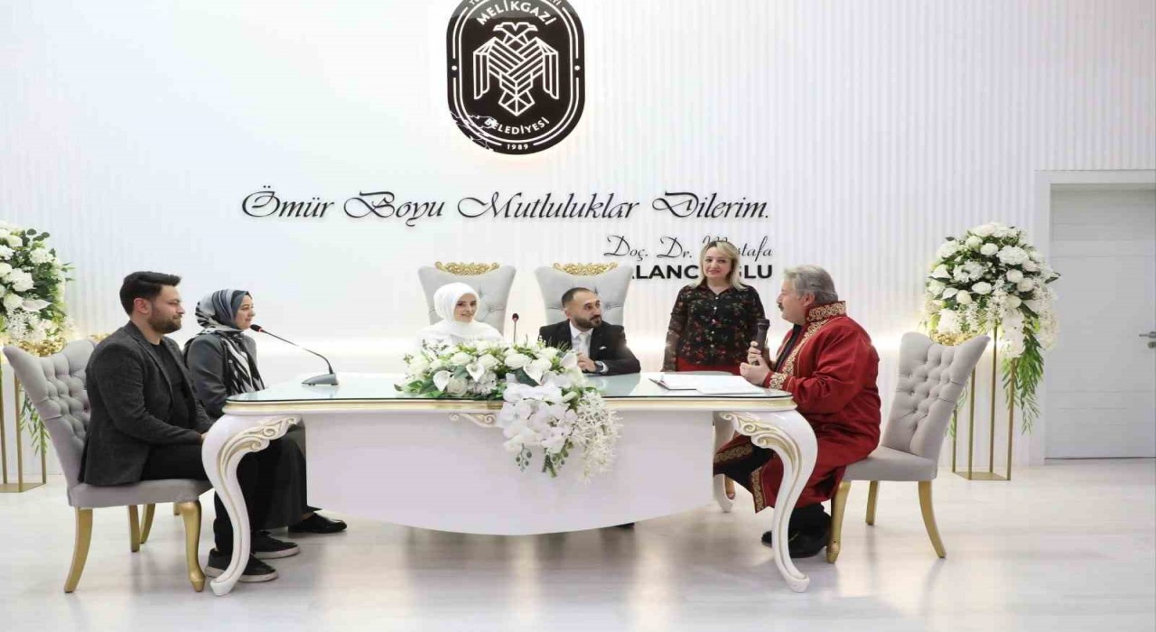 Melikgazi Belediyesinde 1 günde 60 nikah gerçekleşti