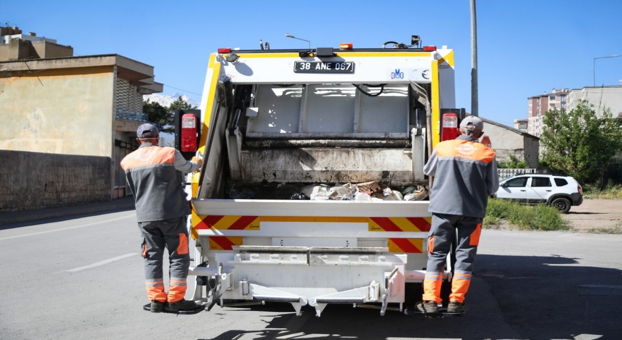 Melikgazide günlük 440 ton çöp toplanıyor, 700 km yol süpürülüyor