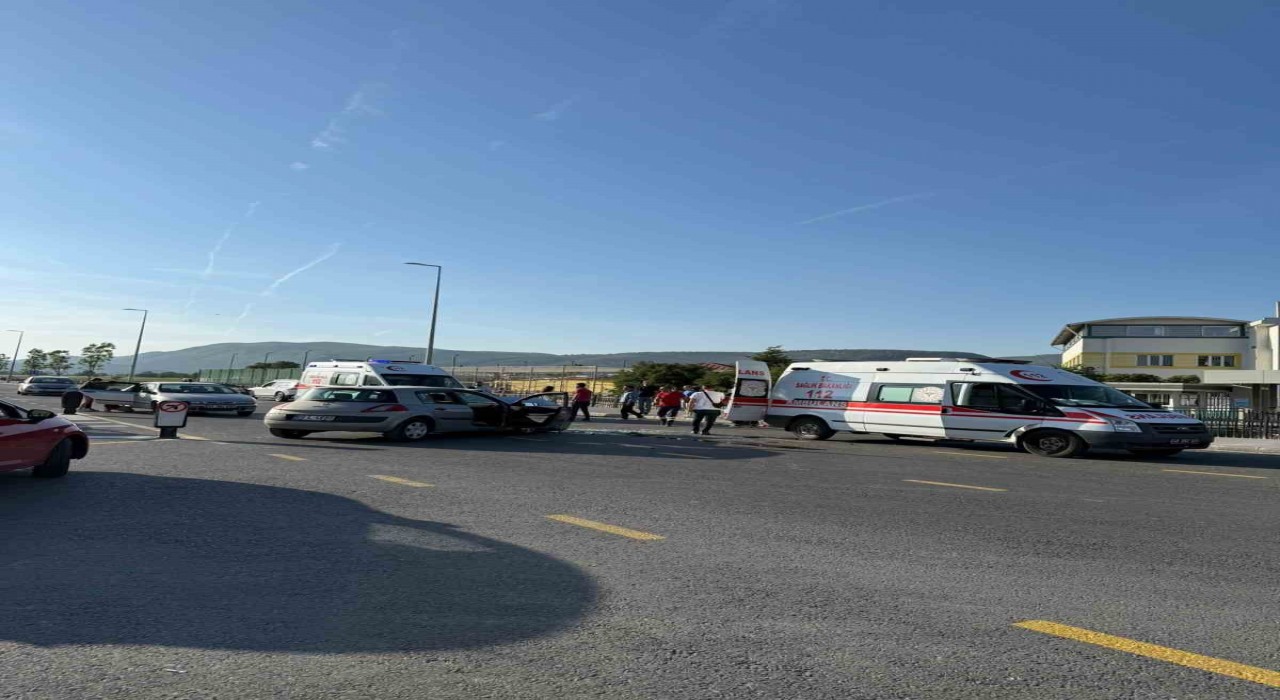 Menteşede trafik kazası: 2si çocuk 3 kişi yaralandı