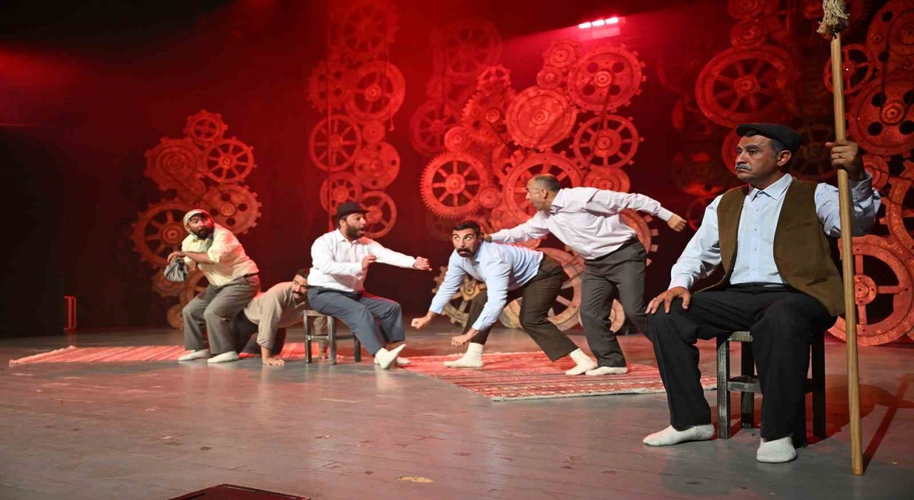 Mersin Şehir Tiyatrosu ‘Misafir oyununu Gülnarda sahneledi