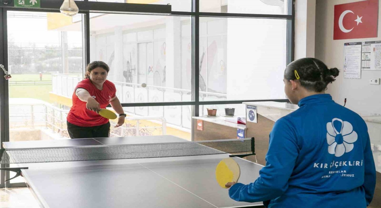 Mersinde kız kardeşlerden spor başarısı