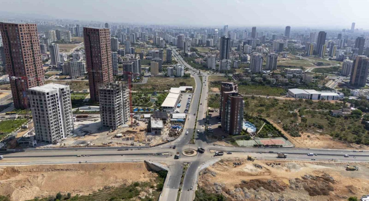 Mersinde trafiği rahatlatacak yol çalışmaları sürüyor
