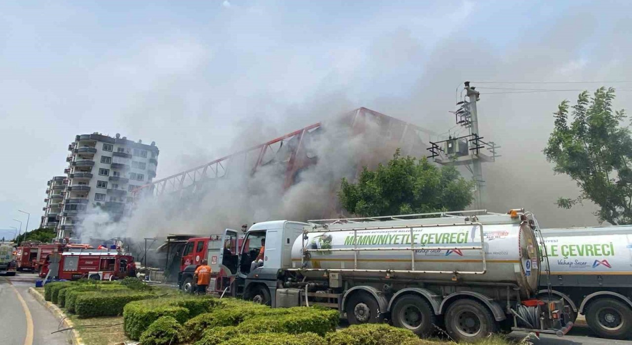 Mersindeki fabrika yangını kontrol altına alındı