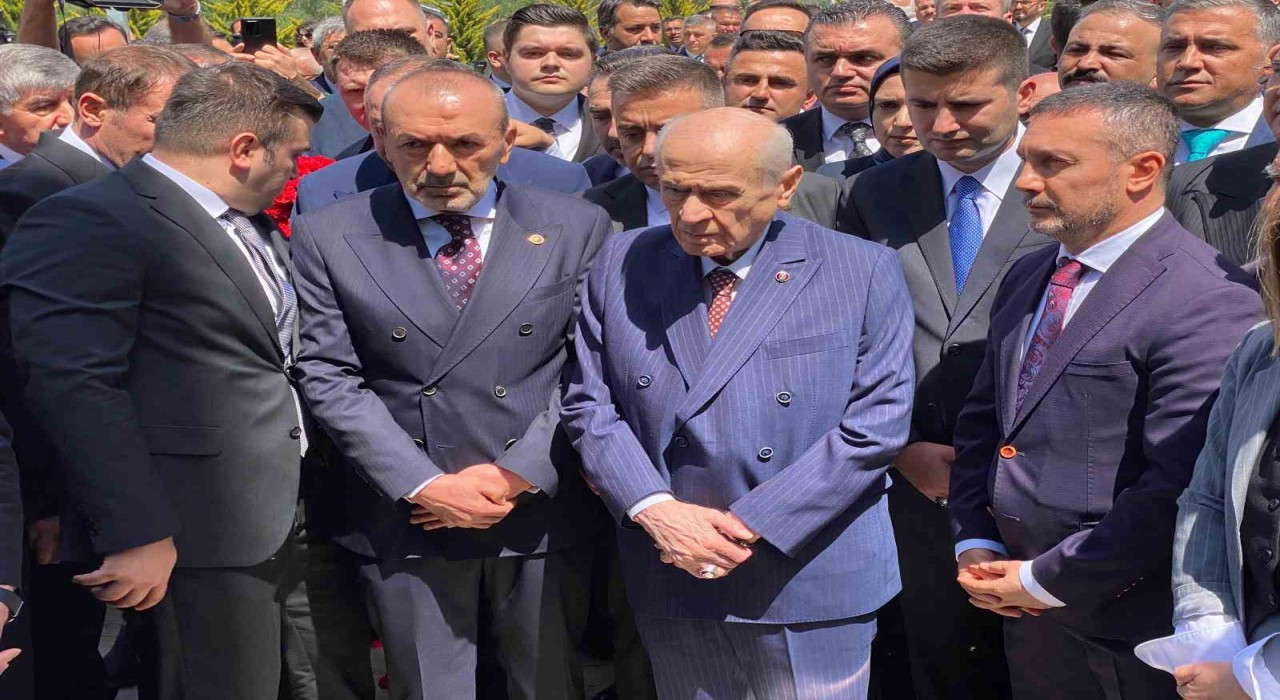 MHP Lideri Bahçeli, Ülkücü Şehitler Anıtını ziyaret etti