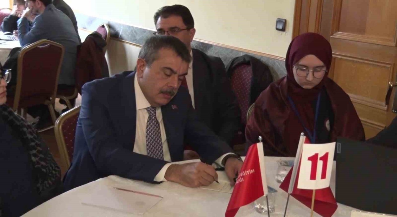 Milli Eğitim Bakanı Tekin, Öğrenci Çalıştayında gençlerle buluştu