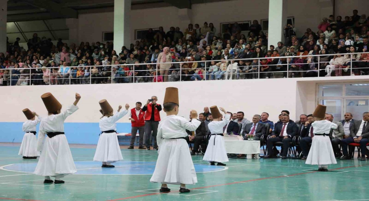 Minikler Kuran kursu mezuniyet sevinci yaşadı