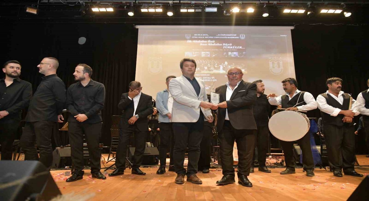 MSKÜde Türkü Gecesi: Köksal Ertaş ve Kırşehir Abdalları sahne aldı