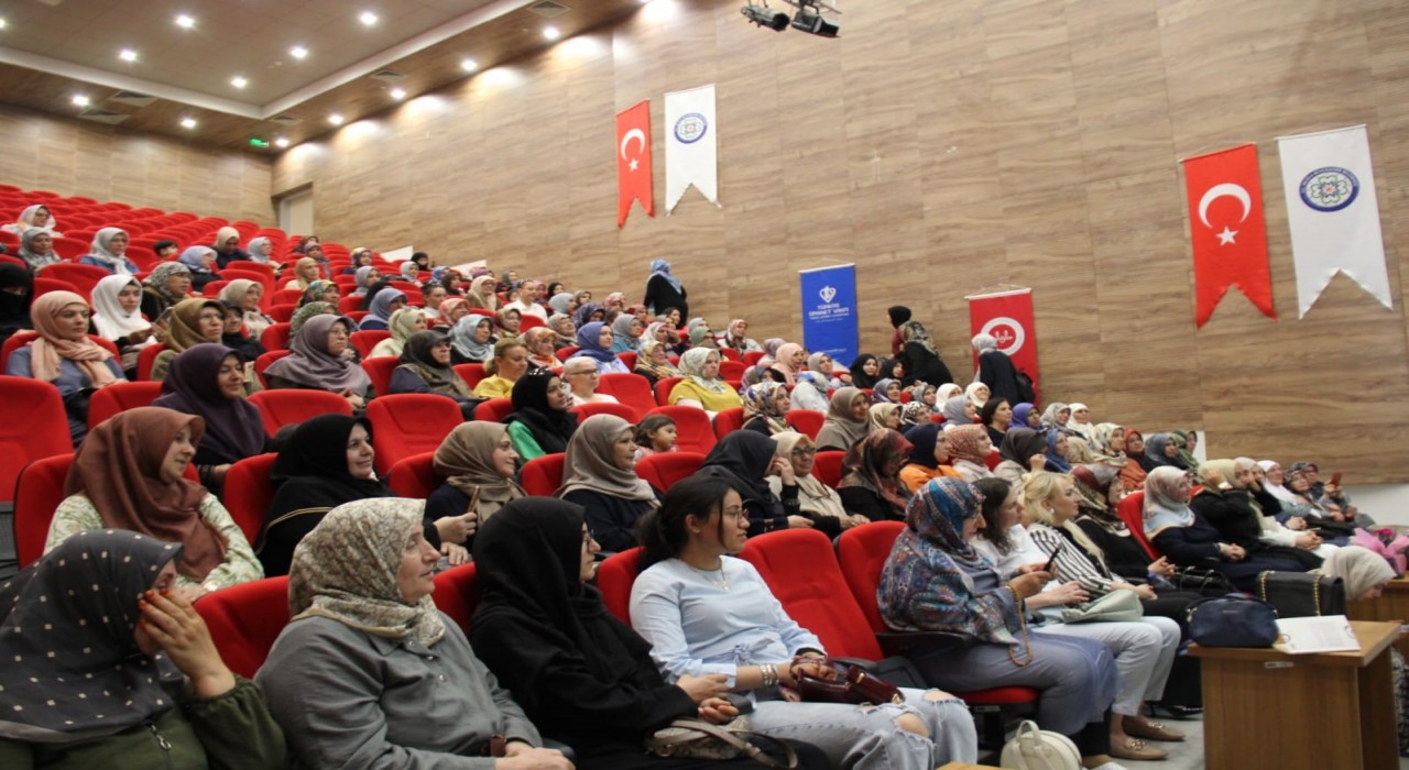 Muğlada fıtratın korunması ve aile konulu konferans gerçekleştirildi