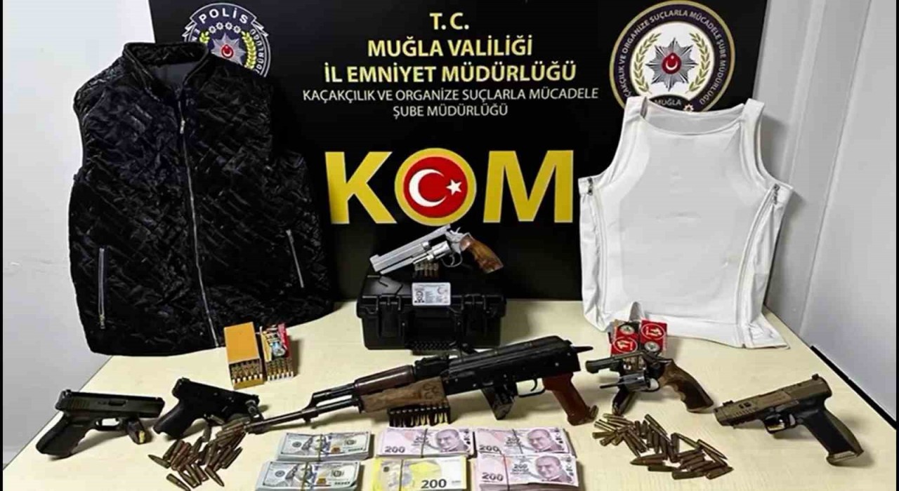 Muğlada Özel Harekat ekiplerinden Drone destekli lüks villaya operasyon