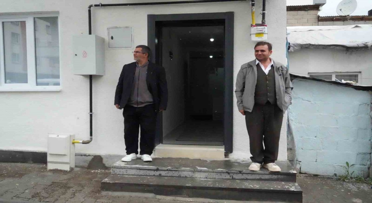 Muşta 3 engelli kardeşin evi yenilendi