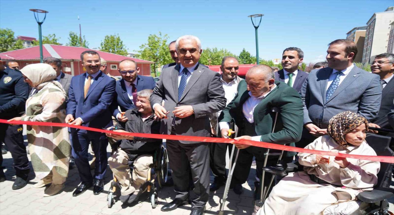 Muşta engellilere yönelik iki mesleki kursun açılışı yapıldı