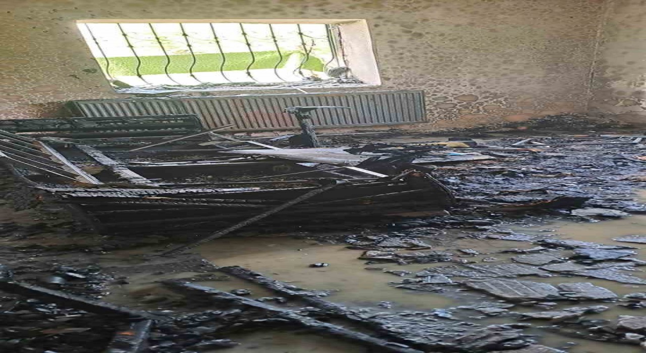 Muşta iki katlı evde yangın