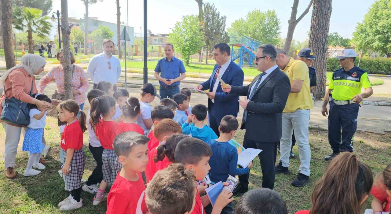 Nazillide minikler trafik kurallarını uzmanlarından öğrendi