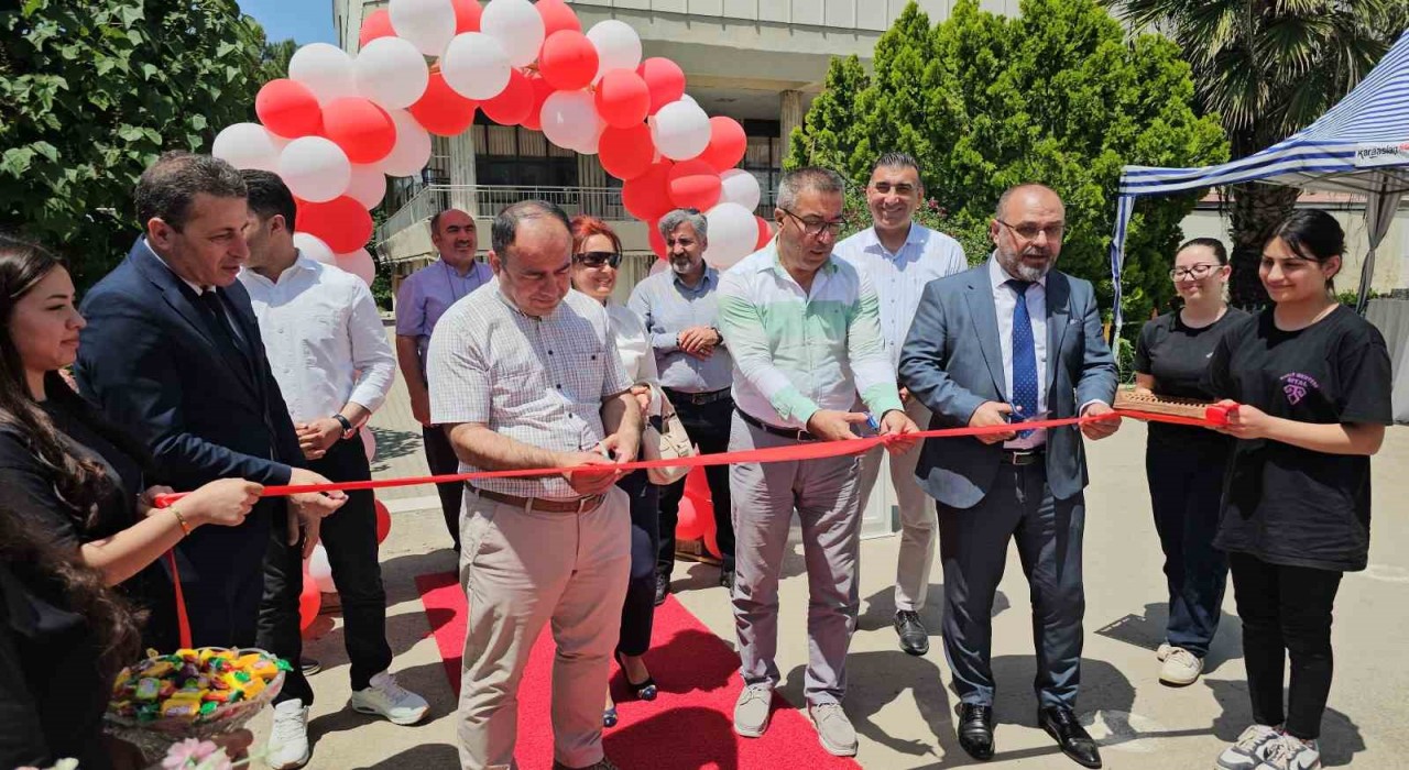 Nazillideki Kız Meslek Lisesinde Bilim Fuarı coşkusu