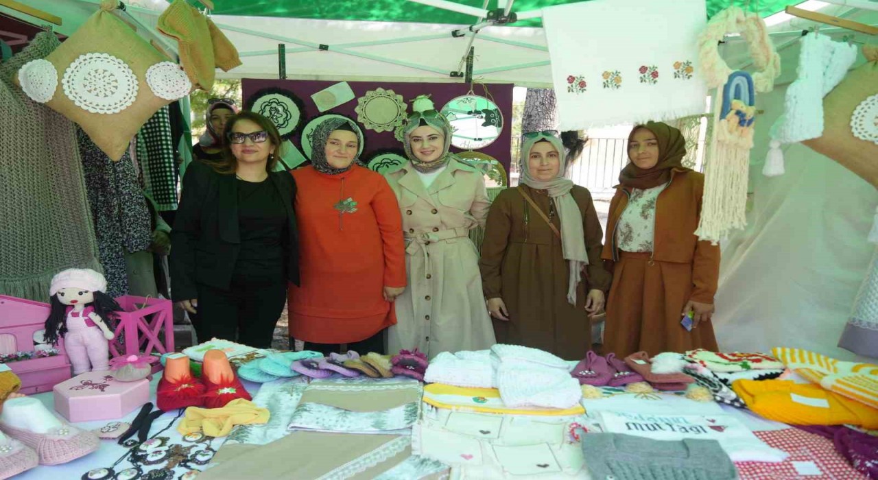 Niğdede Hayat Boyu Öğrenme Sergisi açıldı