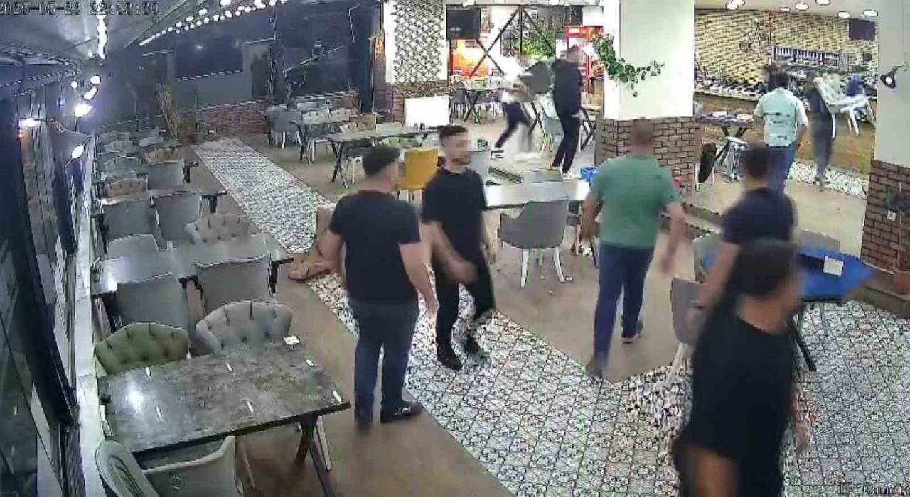 ‘Niye selektör yaptın kavgasında sandalye ve okey ıstakaları havada uçtu