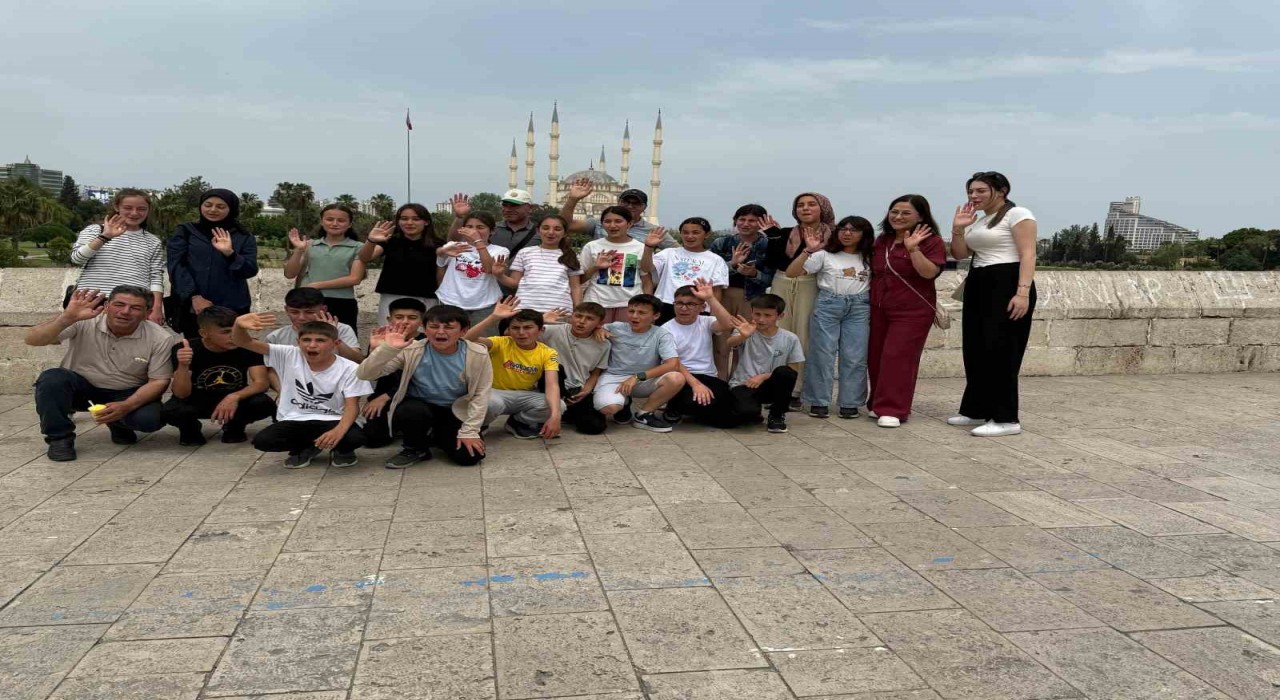 Öğrenciler Adanada tarih, İzmirde bilimle buluştu