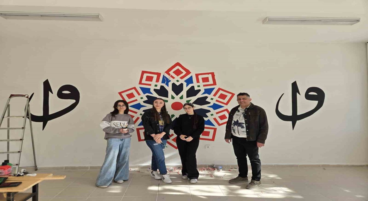 Öğrencilerden duvarlara anlamlı dokunuş