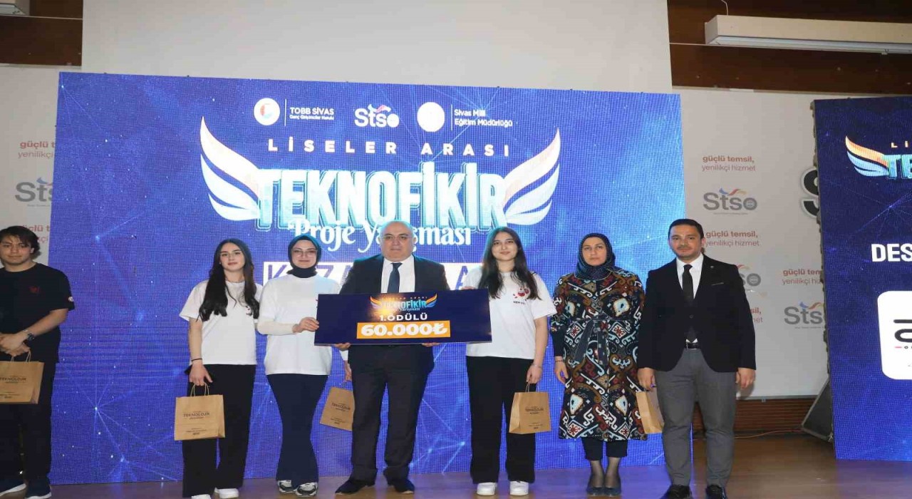 Öğrencilerin ‘Teknofikir projeleri ödüle layık görüldü