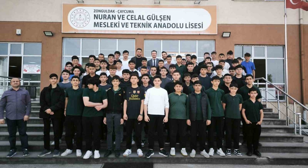 Öğrencilerle iş dünyası ‘Kariyer Günlerinde bir araya geldi