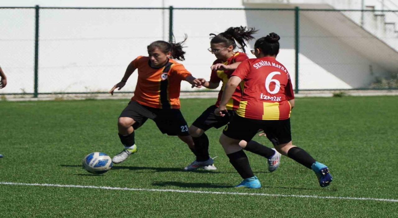 Okul Sporları Futbol Yıldızlar Türkiye Yarı Finalleri Manisada başladı