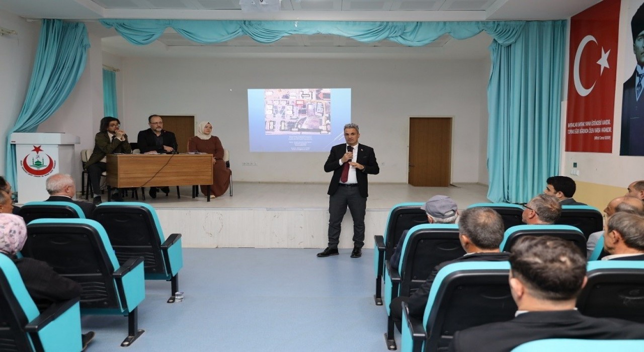 Osmanelinde tarımsal üretimin verimliliği için bilgilendirme toplantısı düzenlendi