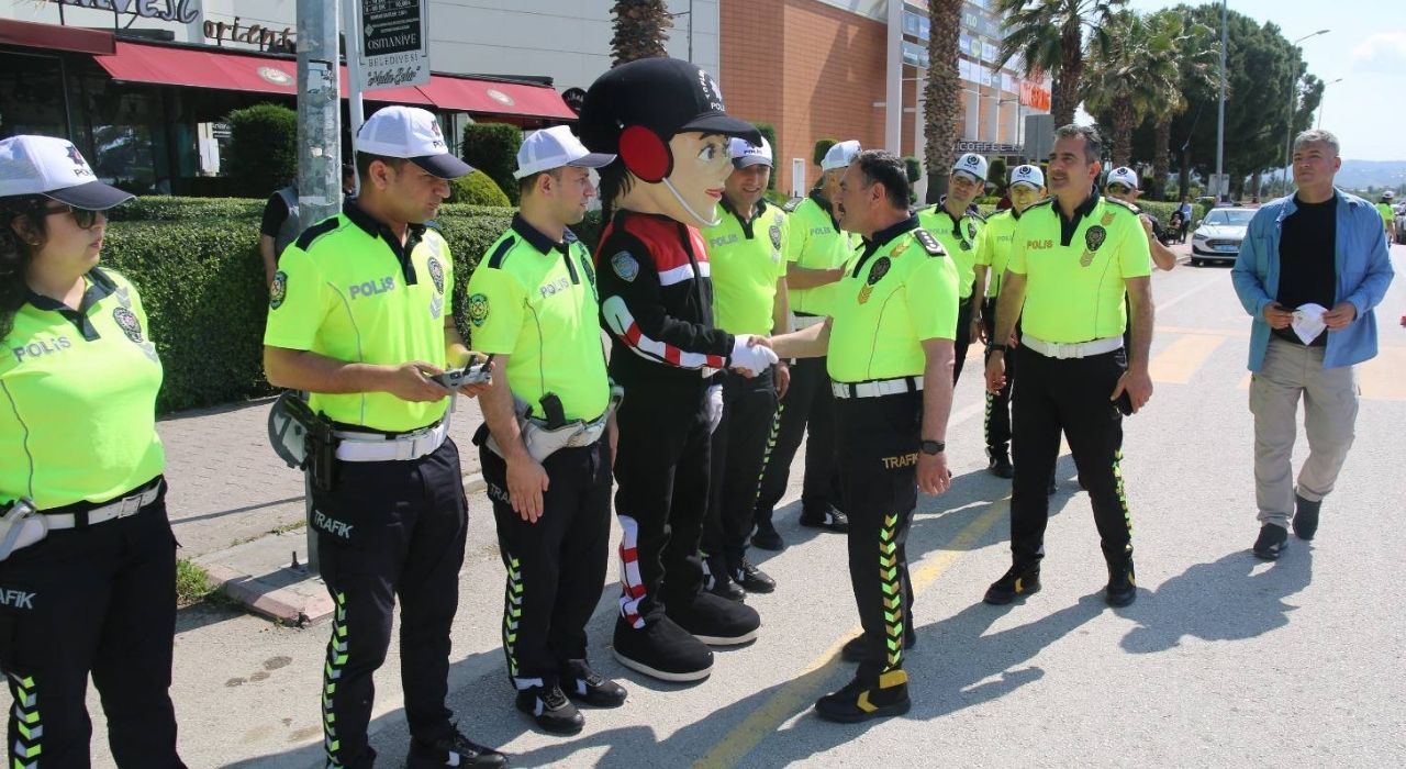 Osmaniye’de Trafik Haftası Etkinlikleriyle Güvenli Sürüşe Dikkat Çekildi