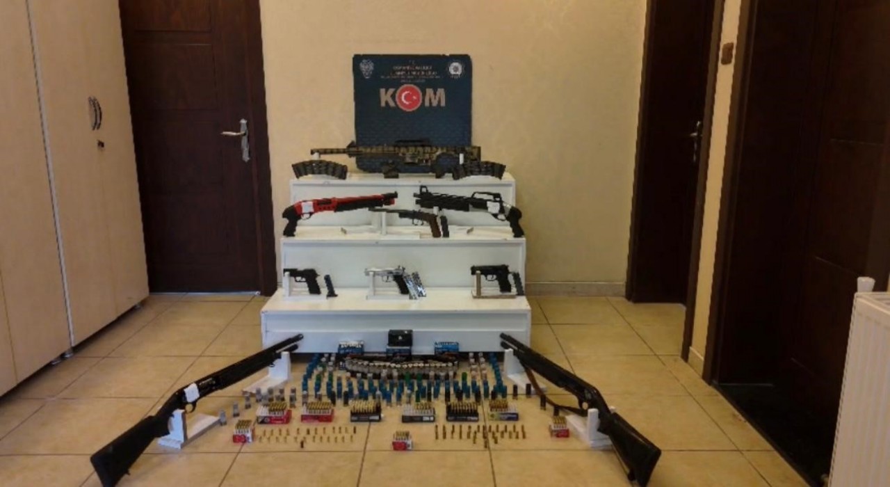 Osmaniyede yasa dışı silah ticareti operasyonu: 2 tutuklama