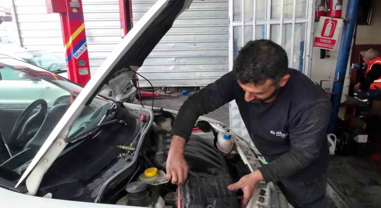 Oto bakım ustaları uyarıyor: Araçların yaz bakımı ihmal edilmemeli