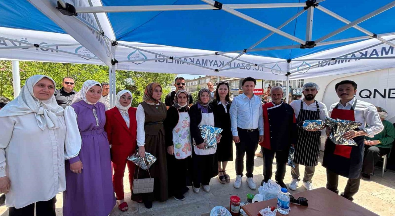 Özalpte kursiyerler arasında yemek yarışması yapıldı