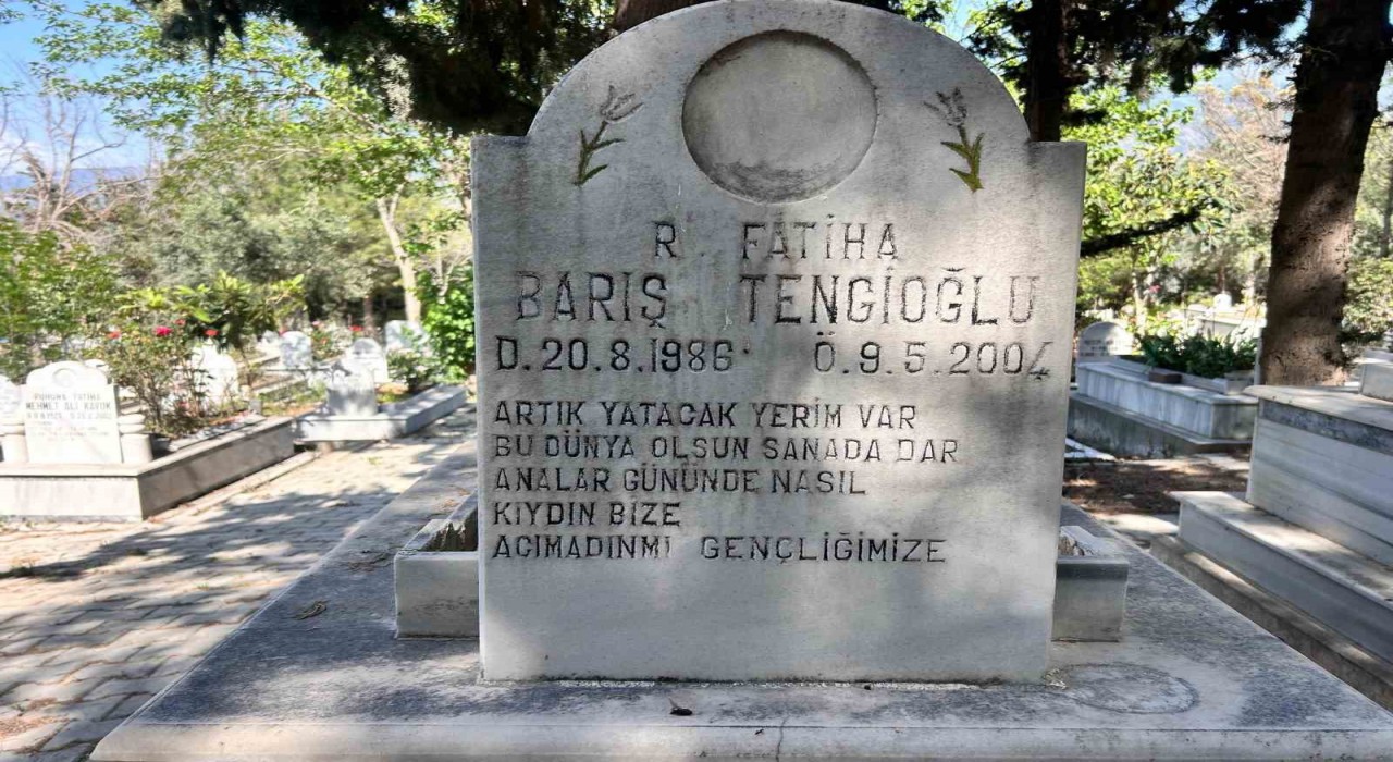 Özgür Özele saldıran şüphelinin katlettiği oğlunun mezarındaki Analar gününde nasıl kıydın bize ifadeleri dikkat çekti