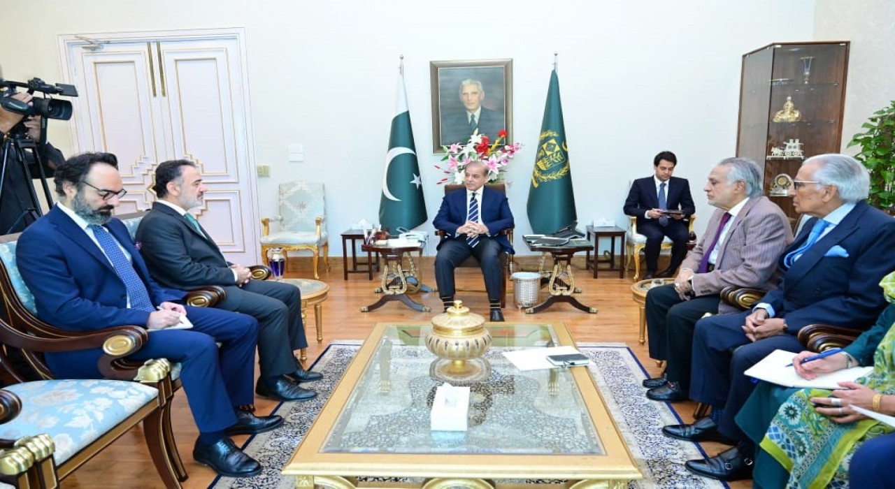 Pakistan Başbakanı Şerif, Türkiyenin İslamabad Büyükelçisi Neziroğlu ile görüştü
