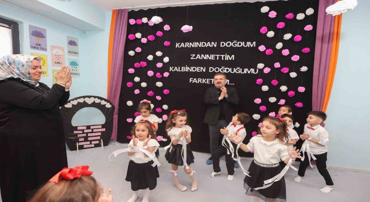 Plevne Anne Çocuk Oyun Evinden Anneler Günü etkinliği