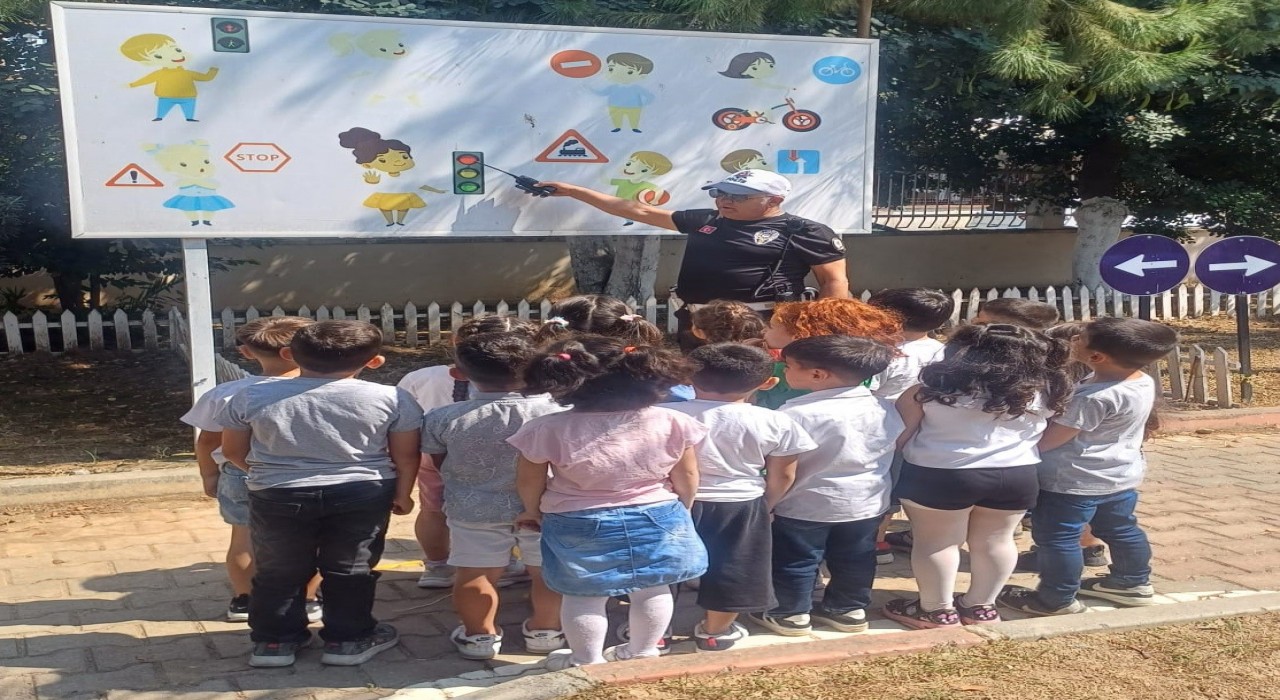 Polislerden öğrencilere uygulamalı eğitim